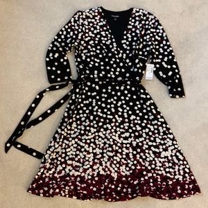 Petite wrap dress 3/4 sleeve w/fabric belt size petite S-black w/cream & burgun…